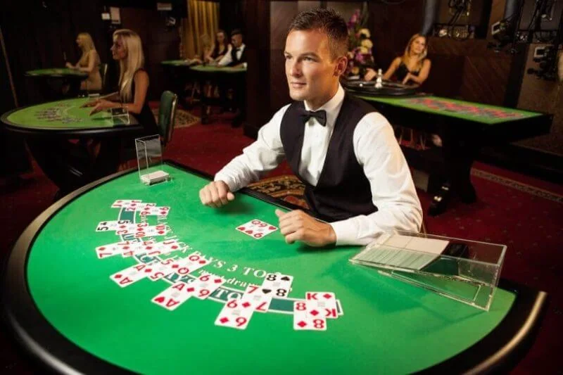 Meja dealer dan antarmuka kasino live pada ROYAL188